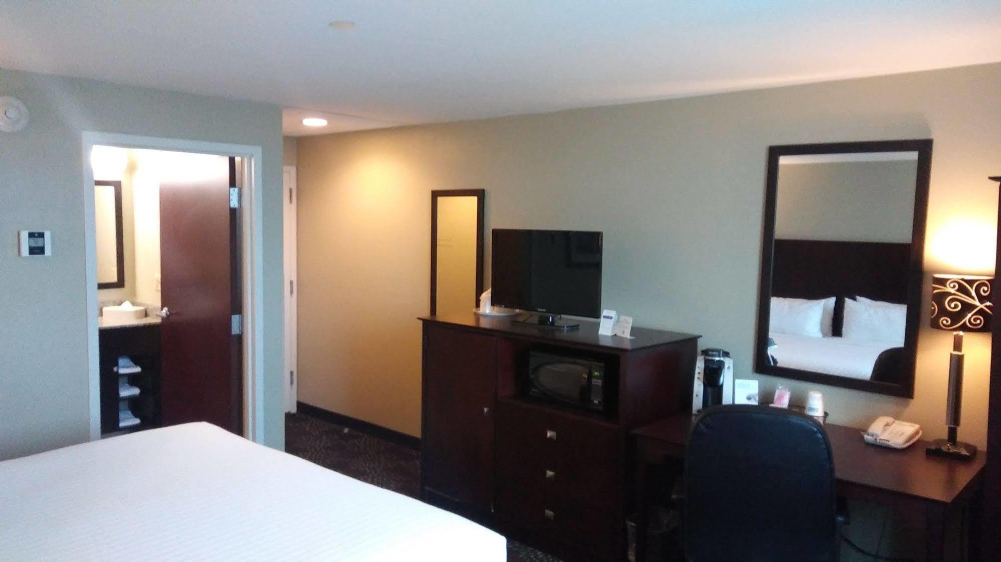 Express Pittsburgh West - Greentree, An Ihg Hotel Crafton